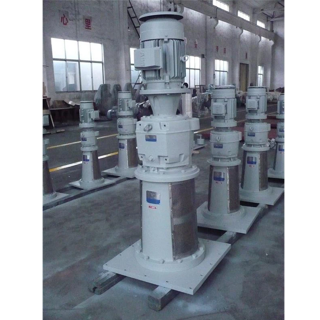 Präzise Steuerung der Abwasseraufbereitung mit Mixer von oben